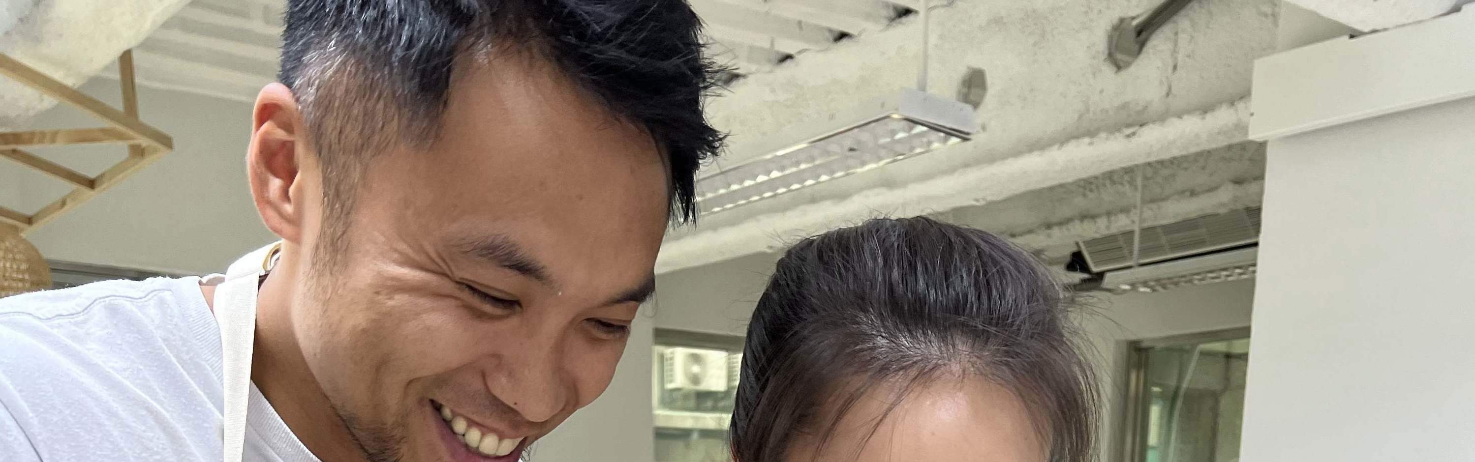 Que vous soyez seul, en couple ou en famille, c'est une occasion unique d'allier créativité, culture et saveurs dans une expérience hors du commun.